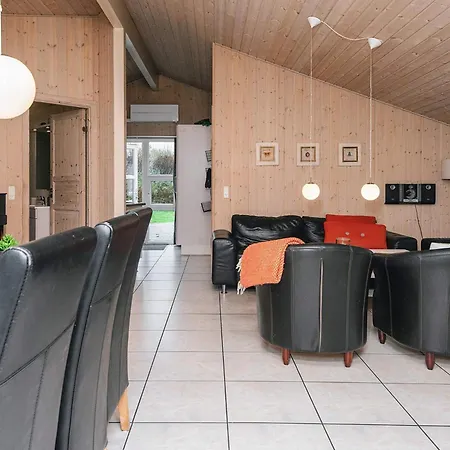 6 Person In Oksbol-by Traum * Oksbøl